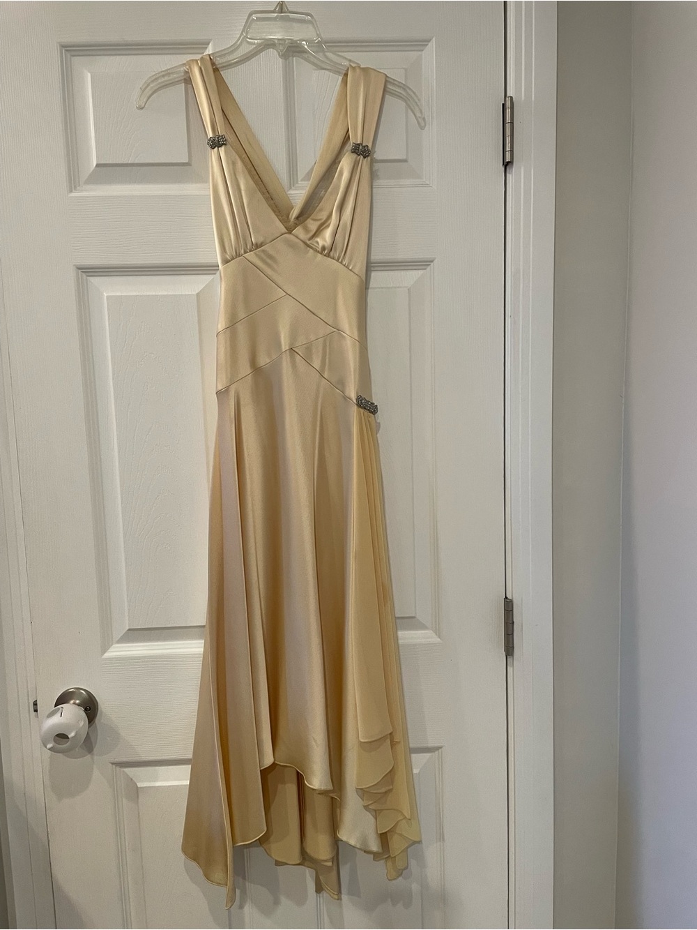 ABS Allen Schwartz Cream High-Low V-Neck Evening Dress with Embellished Straps